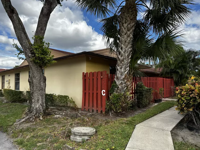 4326 Woodstock DR C, West Palm Beach, FL 33409