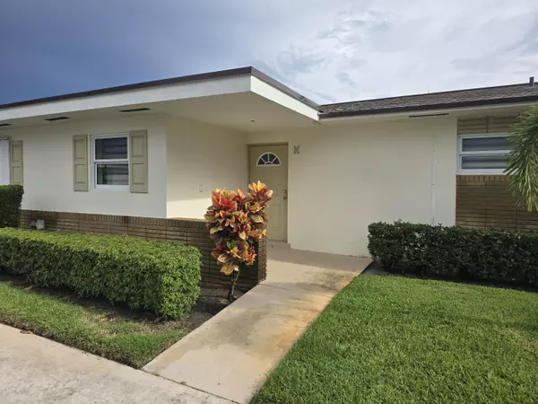 2834 E Crosley DR M, West Palm Beach, FL 33415