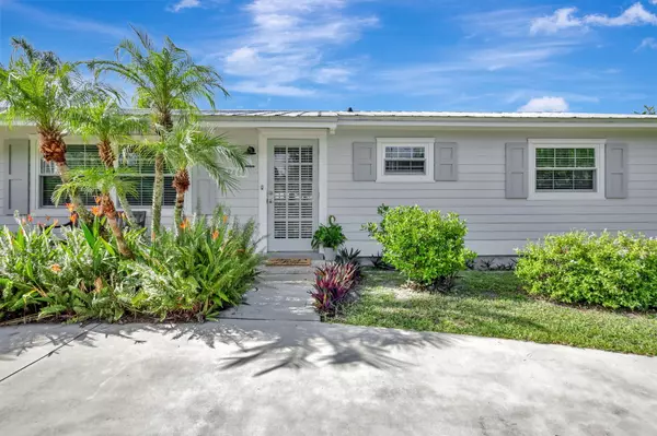 Tequesta, FL 33469,9466 SE River TER