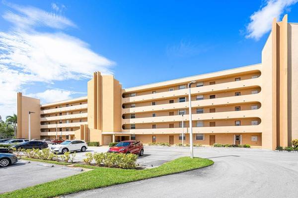 5301 NW 2nd AVE 302, Boca Raton, FL 33487