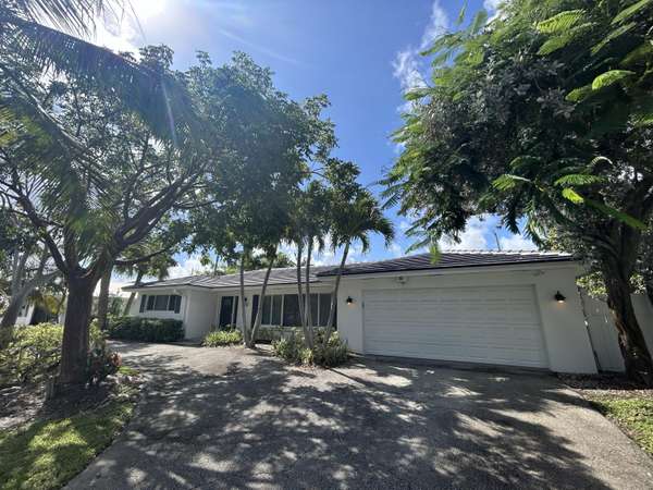 1071 Bimini LN, Singer Island, FL 33404