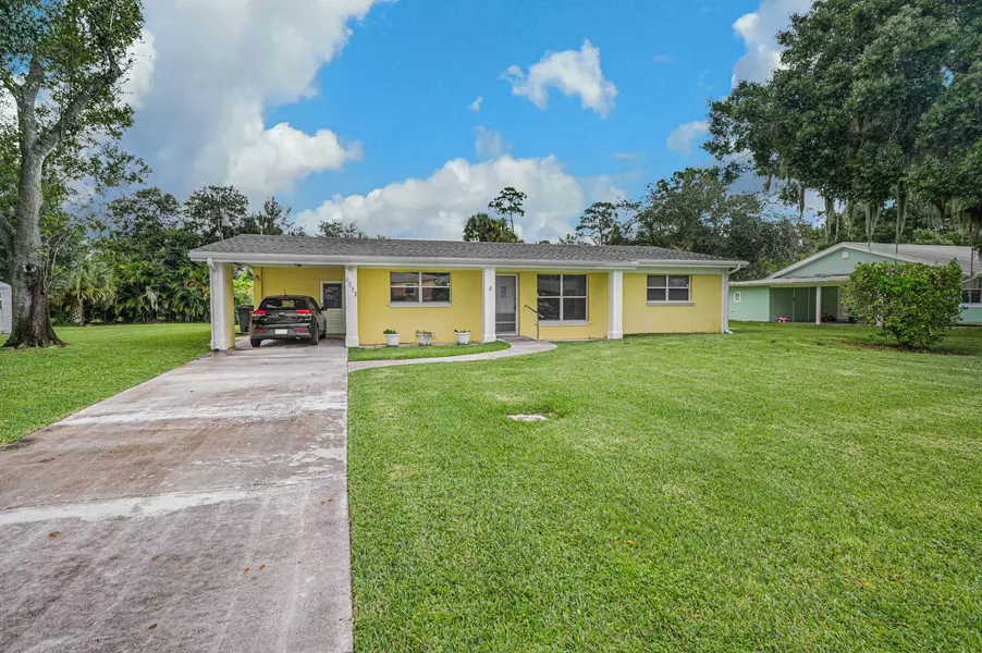 8202 Penny LN, Fort Pierce, FL 34951