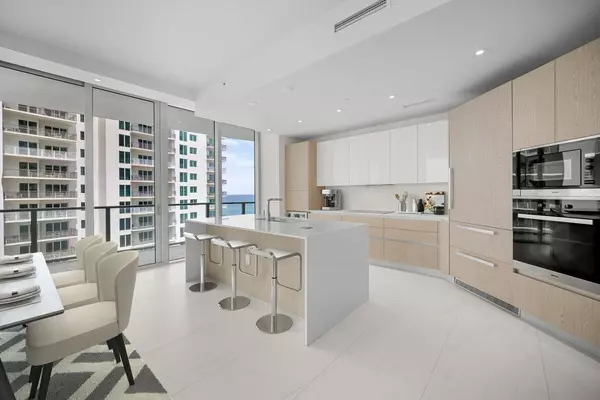 Singer Island, FL 33404,3100 N Ocean DR 1009