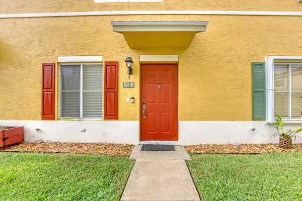 Lantana, FL 33462,522 W Bloxham ST