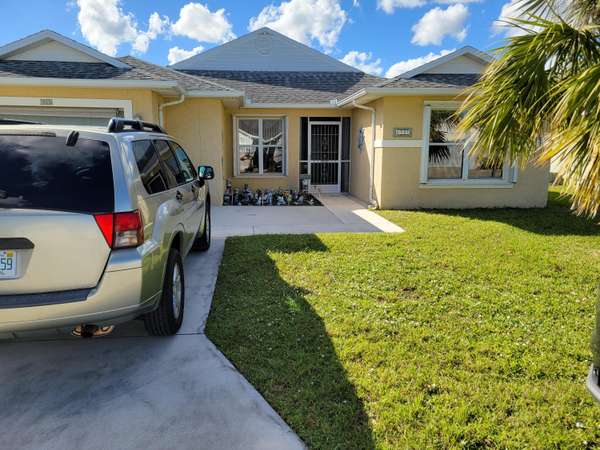 6747 Picante CIR, Fort Pierce, FL 34951