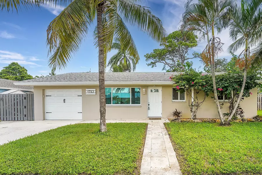 1762 N 16th AVE, Lake Worth Beach, FL 33460