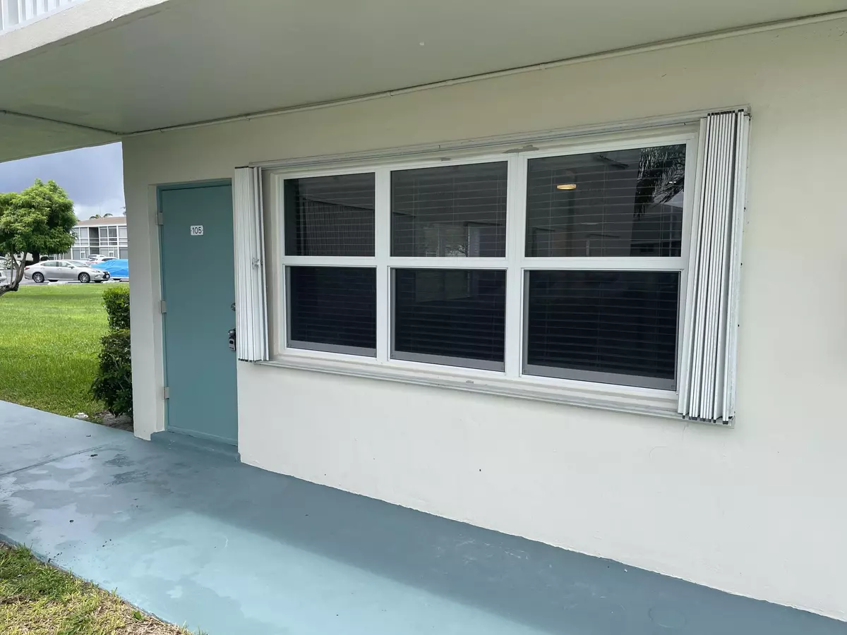 Boynton Beach, FL 33435,460 W Horizons 105