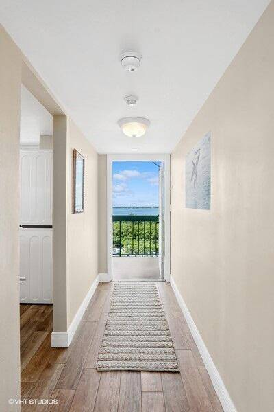 Jensen Beach, FL 34957,9900 S Ocean Dr. 1002