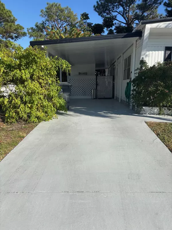 Lantana, FL 33462,6376 S Elm Lane