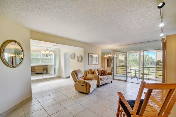 Lake Worth, FL 33467,3959 Via Poinciana 301