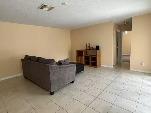 Fort Pierce, FL 34950,1319 Peppertree TRL D