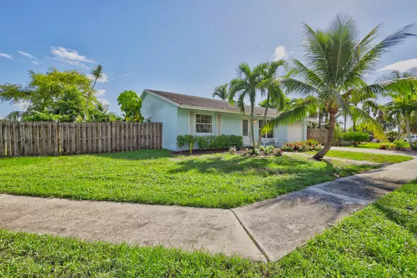 Lake Worth, FL 33463,4669 Vespasian CT