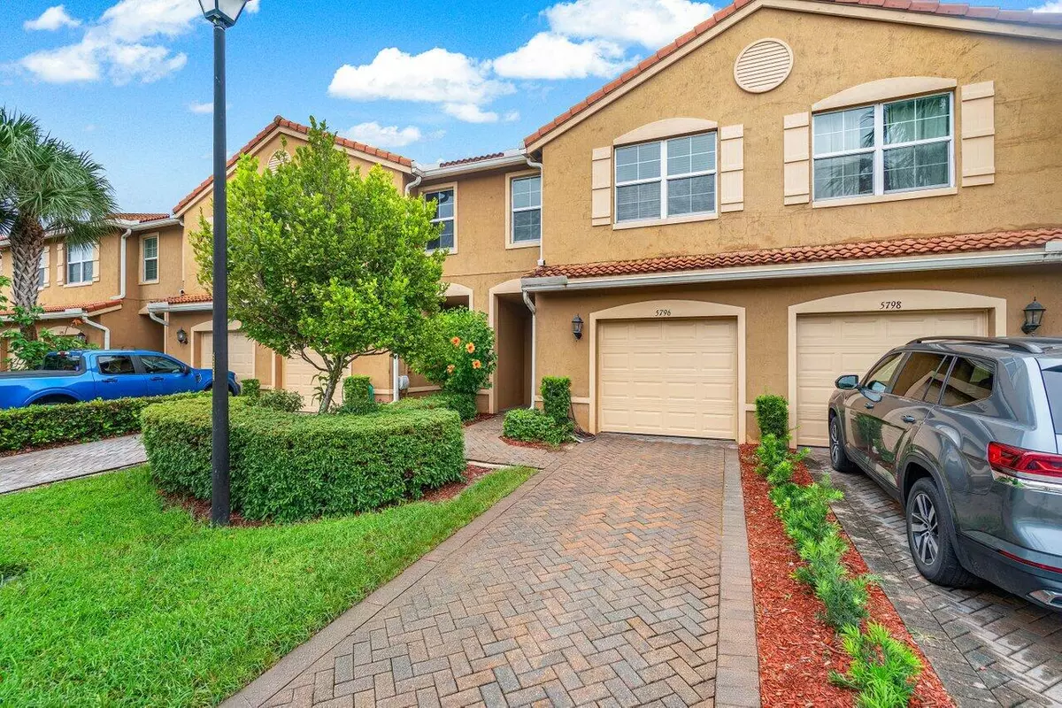 Lake Worth, FL 33463,5796 Monterra Club DR