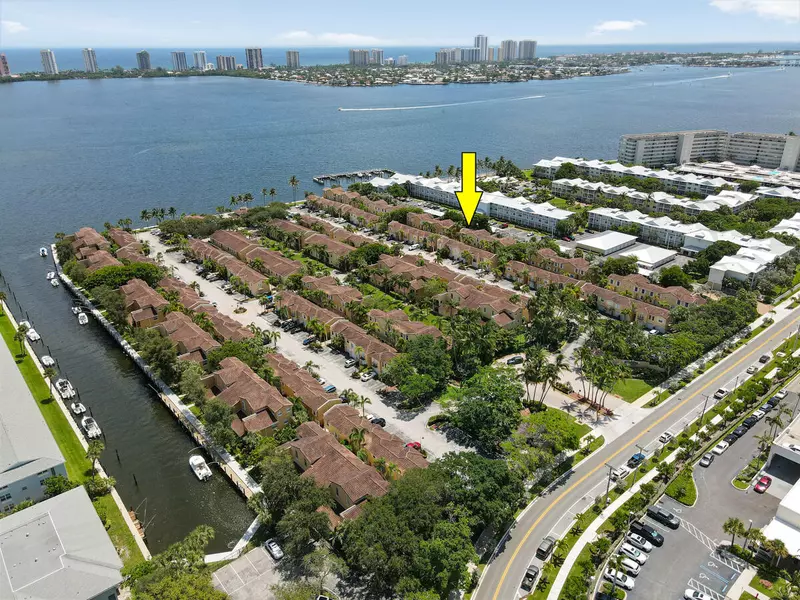 1030 Lake Shore DR 101, Lake Park, FL 33403