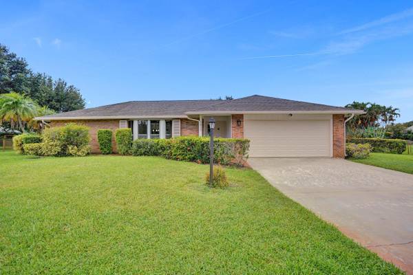 2012 SE Allamanda DR, Port Saint Lucie, FL 34952