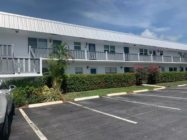 2929 SE Ocean BLVD Bldg 142 Unit 4, Stuart, FL 34996