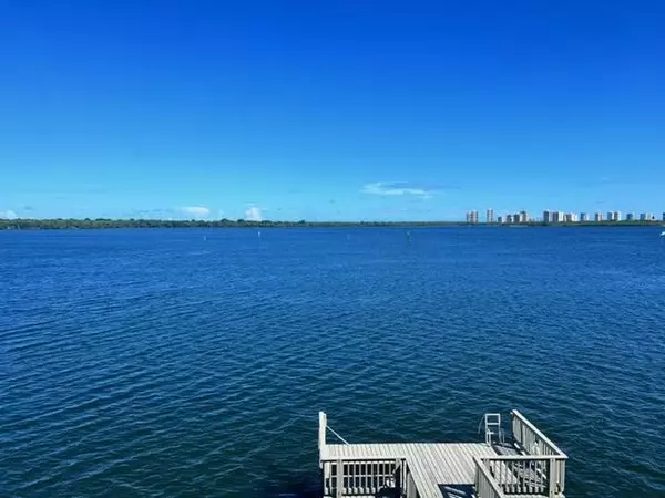 North Palm Beach, FL 33408,52 Yacht Club DR 308