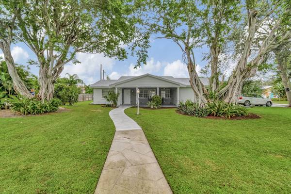 Delray Beach, FL 33444,745 Heron DR