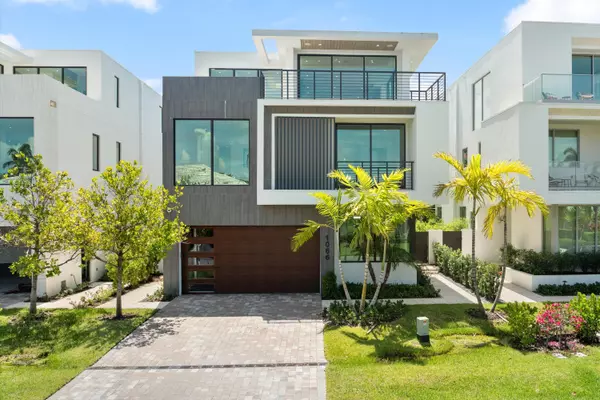1066 Del Harbour DR,  Delray Beach,  FL 33483