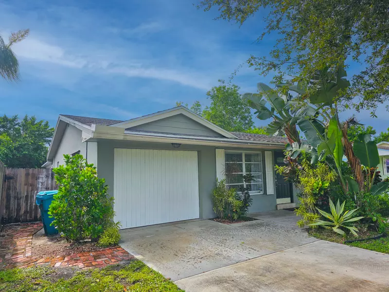 711 NW 7th ST, Boynton Beach, FL 33426