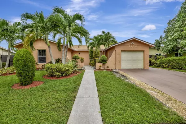 7770 NW 44th CT, Lauderhill, FL 33351