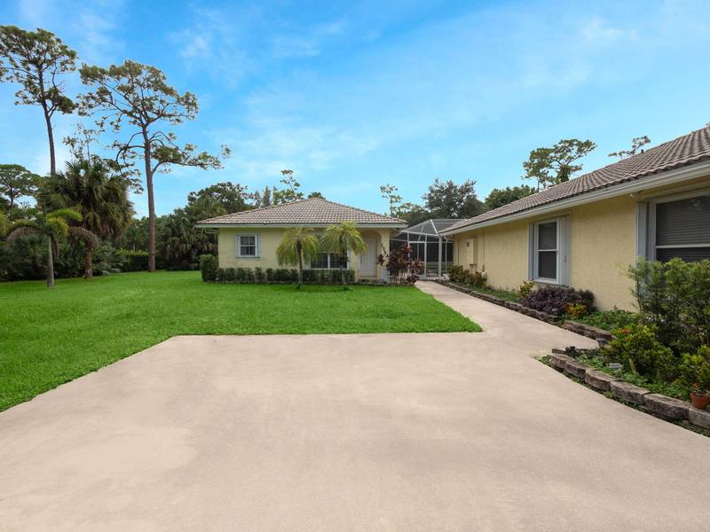 155 Quercus CT Building 2, Wellington, FL 33414