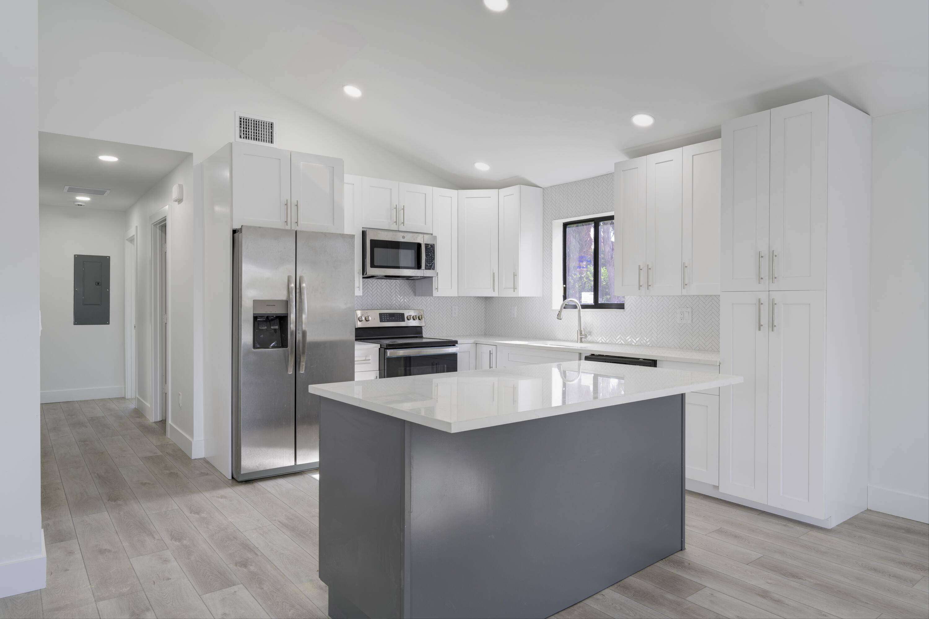 Riviera Beach, FL 33404,1510 W 20th ST