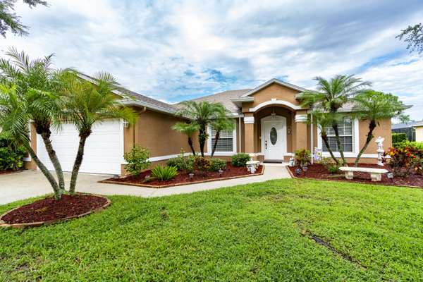 322 SW Panther TRCE, Port Saint Lucie, FL 34953