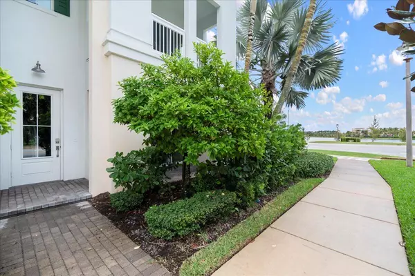 Palm Beach Gardens, FL 33418,7118 Edison PL