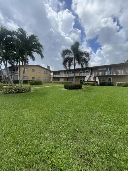 26 Canterbury A, West Palm Beach, FL 33417