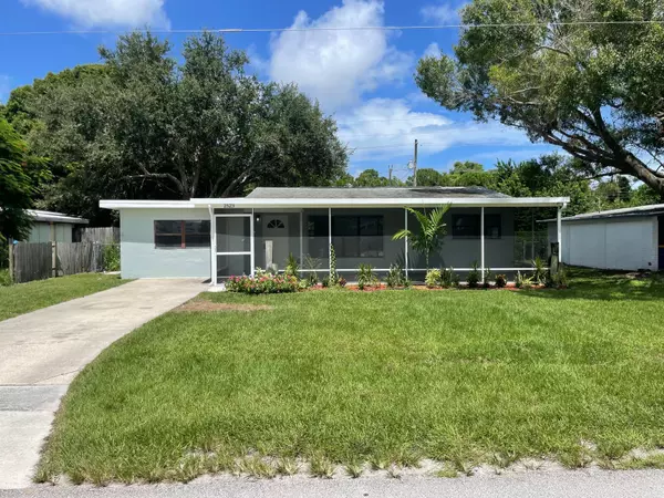 2523 SE Washington ST, Stuart, FL 34997