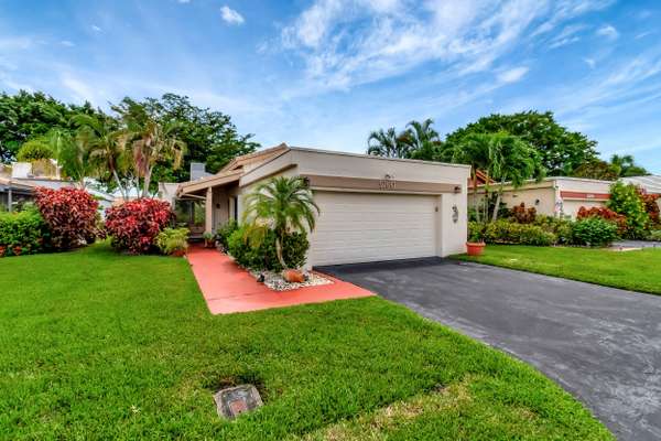 Boynton Beach, FL 33437,5760 Piping Rock DR