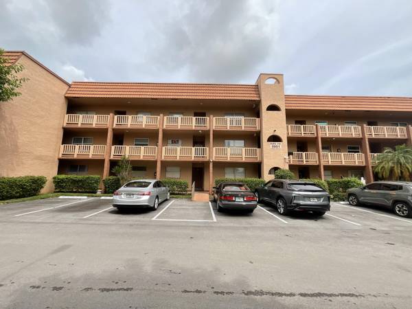 Sunrise, FL 33322,9861 Sunrise Lakes BLVD 305