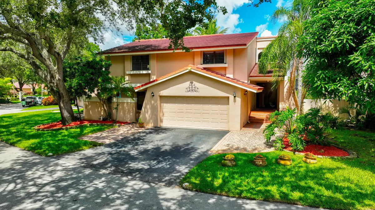 Deerfield Beach, FL 33442,613 Hollows CIR