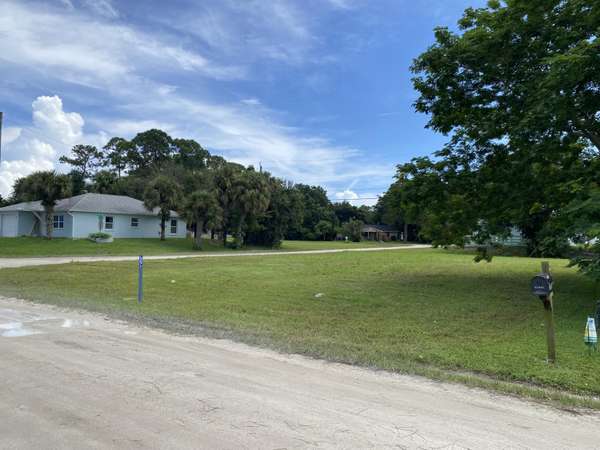 Vero Beach, FL 32962,1206 SW 17th AVE