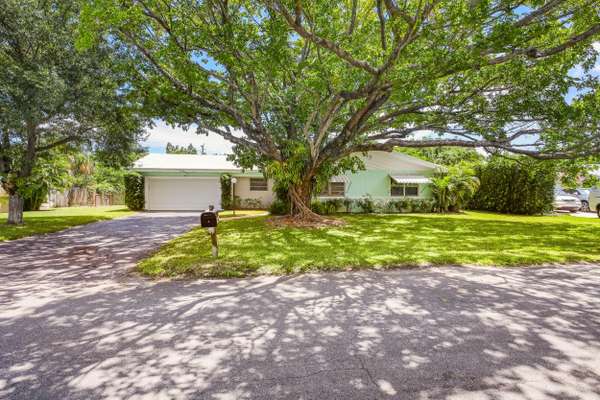 2410 SW 1st ST,  Boynton Beach,  FL 33435