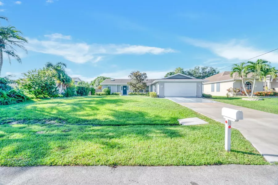 1202 SE Mcfarlane AVE, Port Saint Lucie, FL 34952