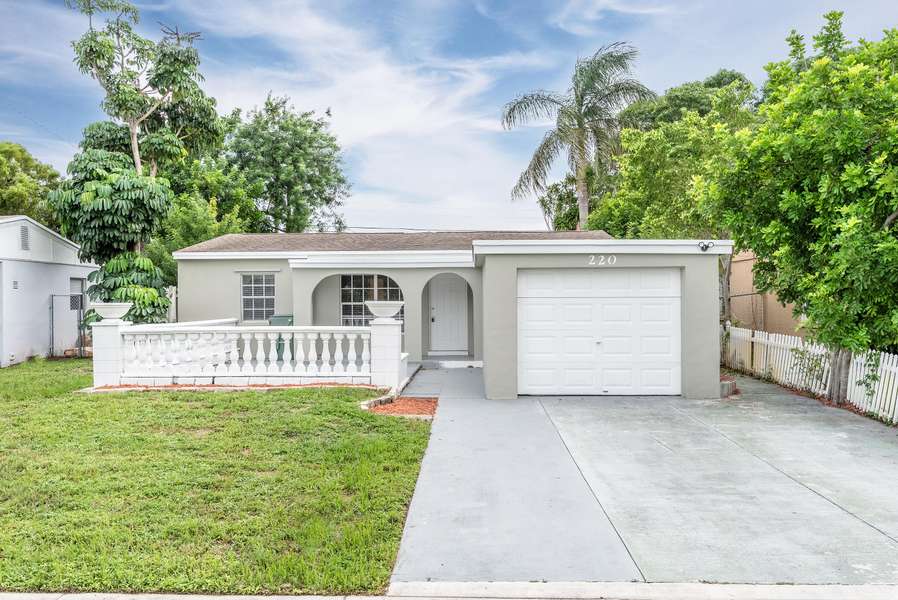 220 NW 53rd ST, Oakland Park, FL 33309