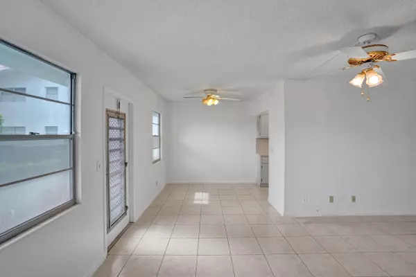 Deerfield Beach, FL 33442,43 E Oakridge