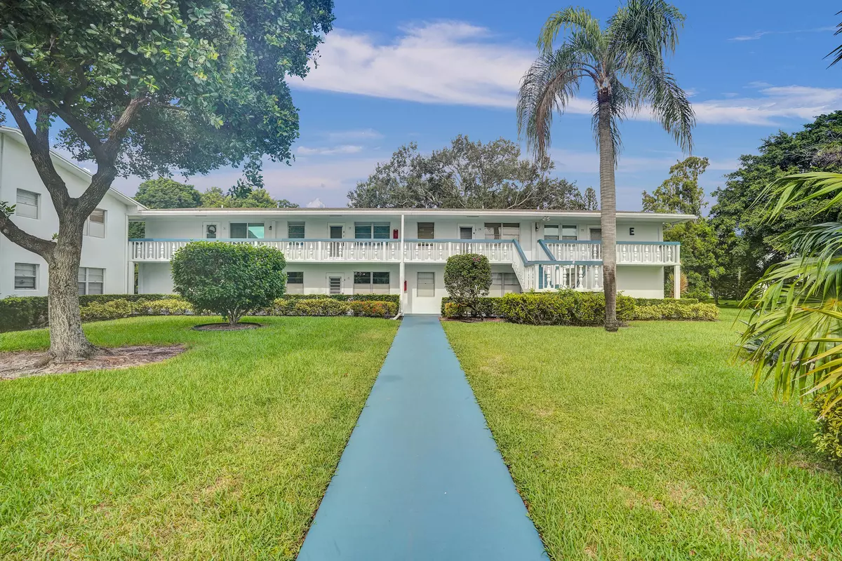 Deerfield Beach, FL 33442,43 E Oakridge