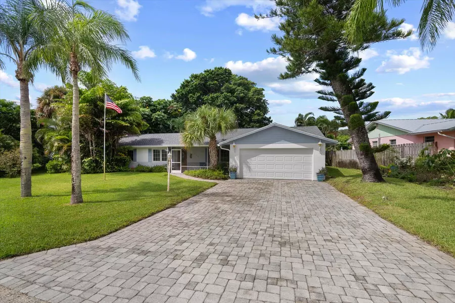 2246 NE 19th CT, Jensen Beach, FL 34957