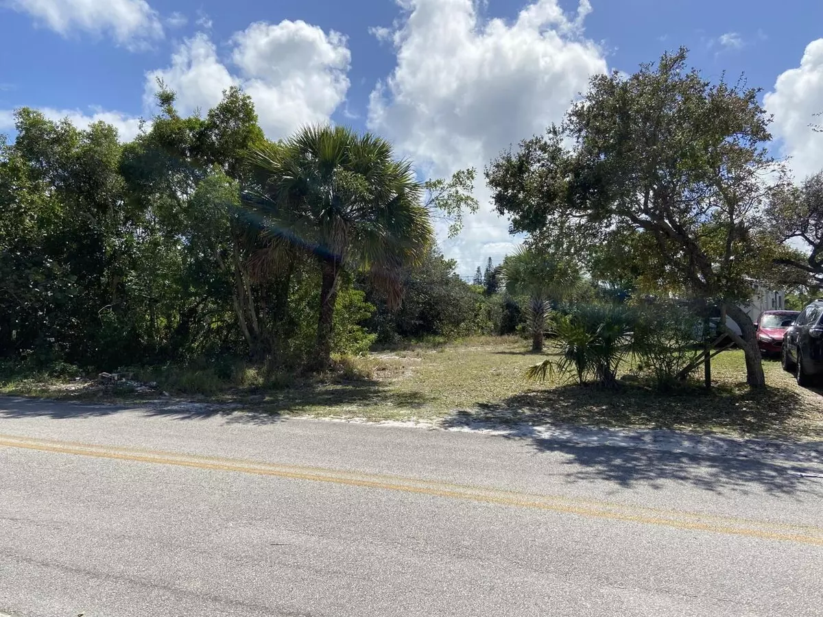 Hobe Sound, FL 33455,0 SE Neptune Street