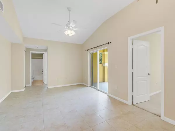 Vero Beach, FL 32967,5090 Fairways CIR H307