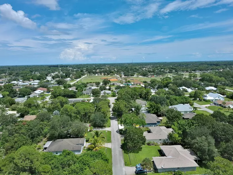 000 Newhall TER, Sebastian, FL 32958