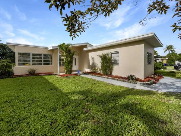 2714 Plunkett ST, Hollywood, FL 33020