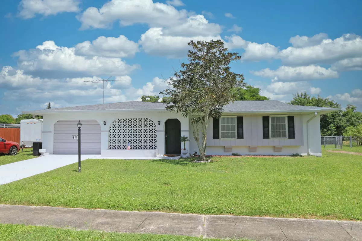 Port Saint Lucie, FL 34983,845 SE Festivo CT