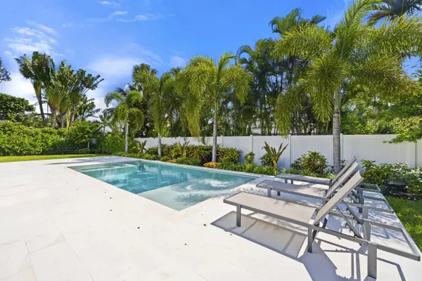 Jupiter Inlet Colony, FL 33469,180 Beacon LN