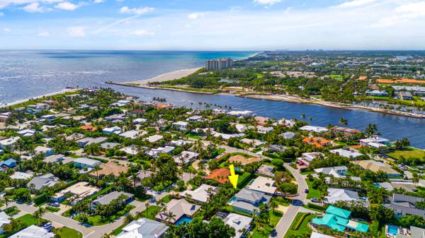 180 Beacon LN, Jupiter Inlet Colony, FL 33469