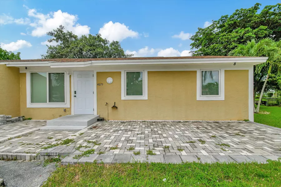 4679 Martha Louise DR, West Palm Beach, FL 33417