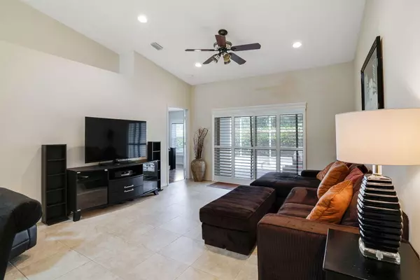 Boynton Beach, FL 33472,8520 Logia CIR